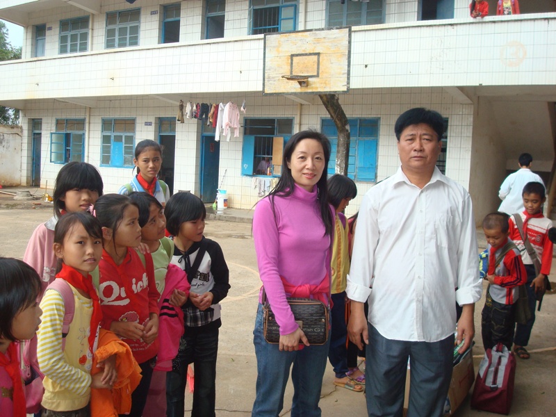 丁朝霞书记与校长合照